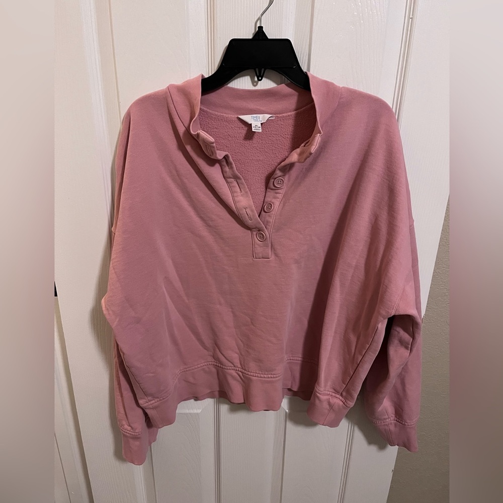 Button collar sweatshirt